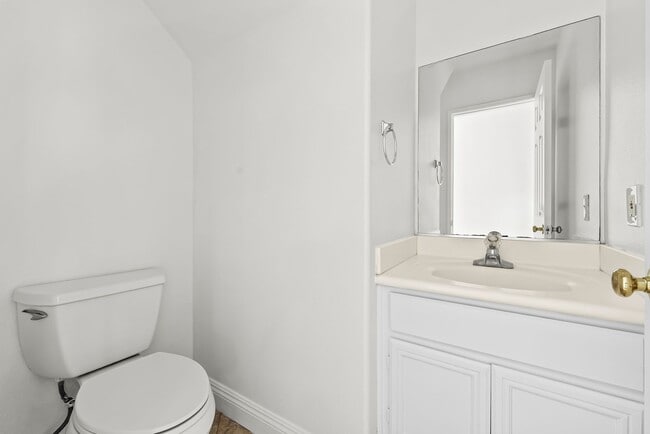 Building Photo - 1564 Clanton Pl