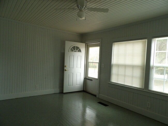 Building Photo - Highland Drive, Enterprise, AL