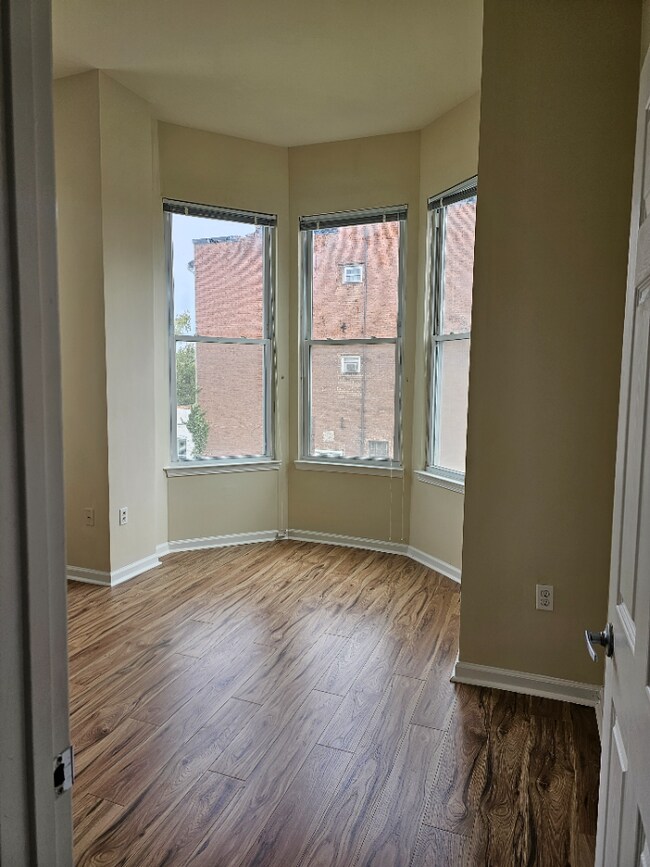 Building Photo - 1012 W Lafayette Ave