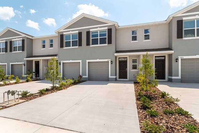 Building Photo - 3 Bedroom Townhome - Star Farms