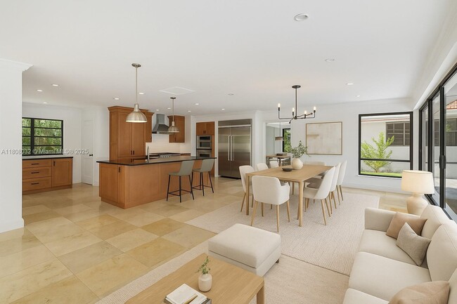 Building Photo - 8118 Los Pinos Blvd