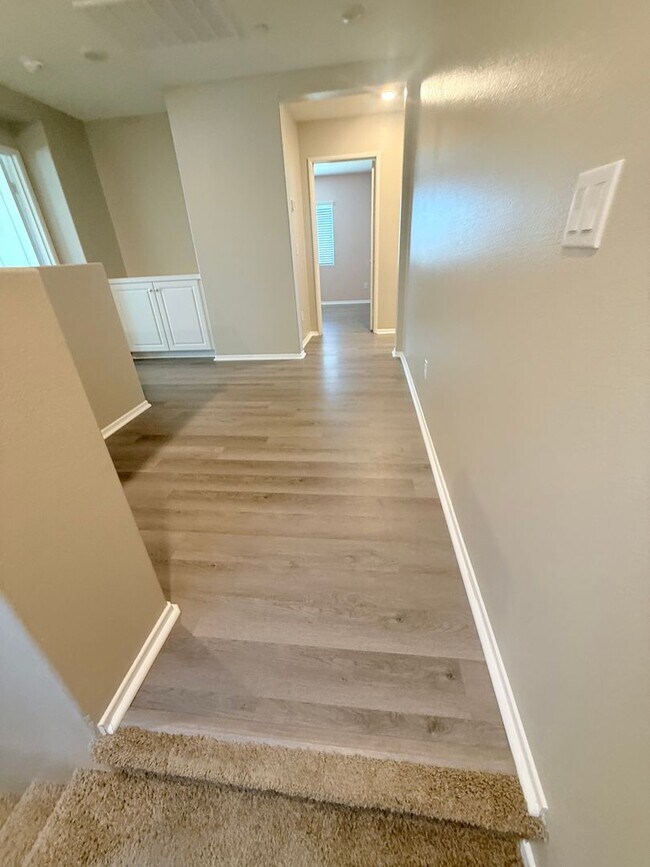 Building Photo - Beautiful Two Story Home, 3 Bedrooms, 2.5 Bathrooms, Solar Panels,