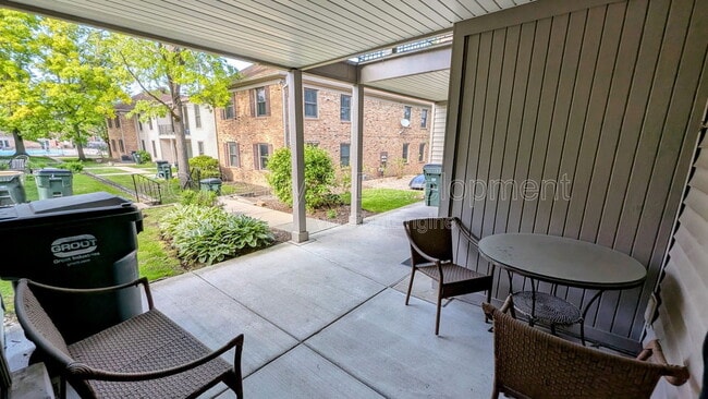 Building Photo - 1770 Bristol Walk