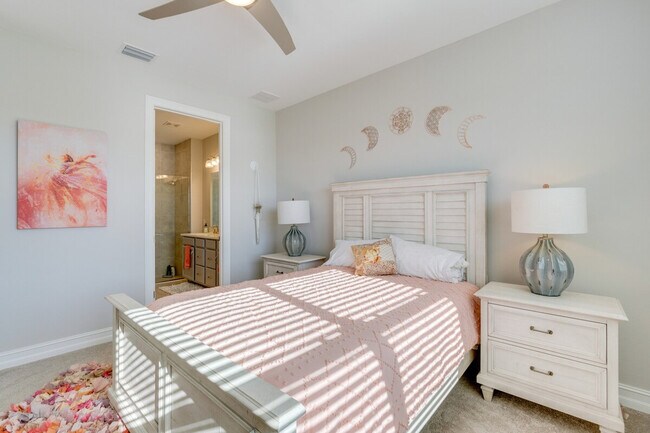 Building Photo - 217 Ibiza Lp