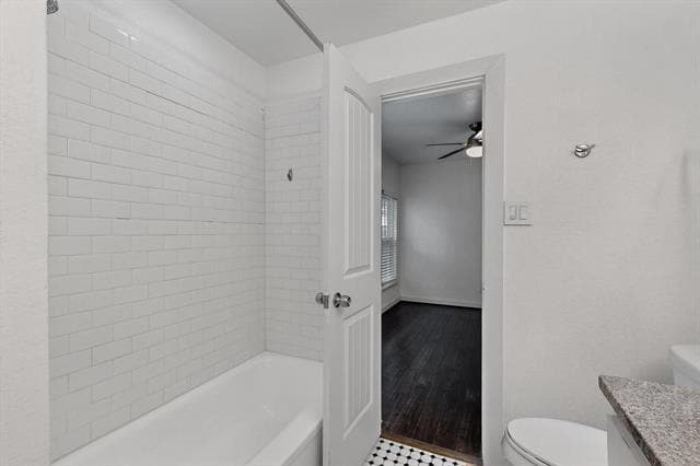 Building Photo - 8919 San Fernando Way