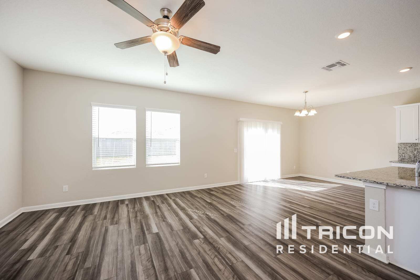 Building Photo - 14302 Palm Ridge