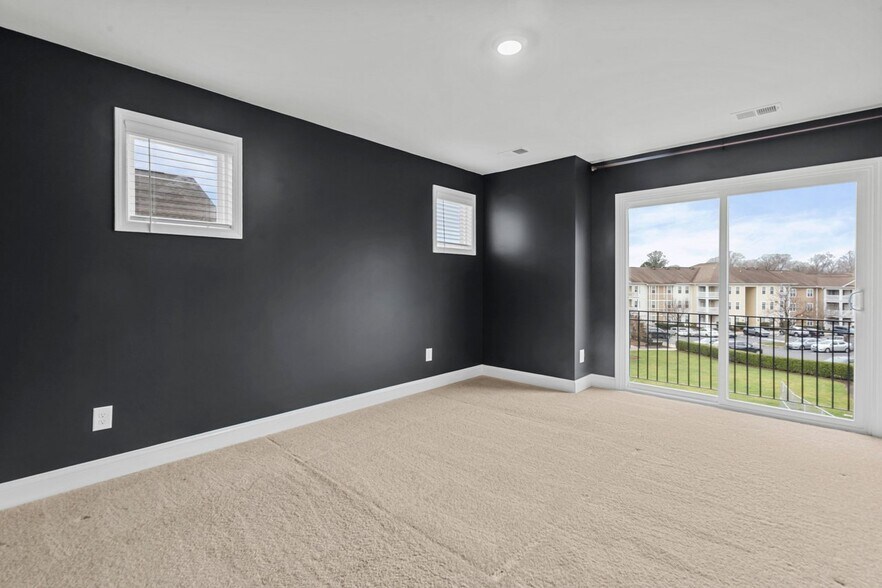 Building Photo - 1515 Hidden Falls Rd