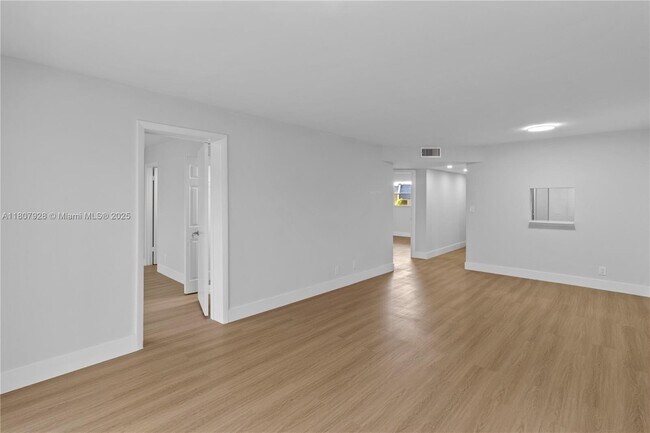 Building Photo - 7900 S Colony Cir