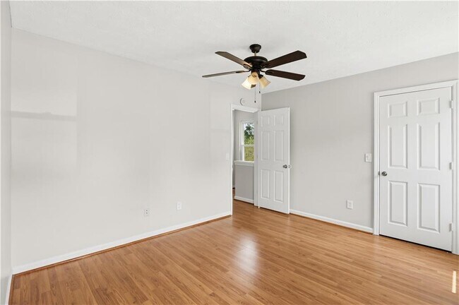 Building Photo - 3447 Kingswood Run