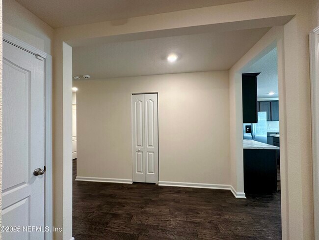 Building Photo - 3330 Lawton Pl
