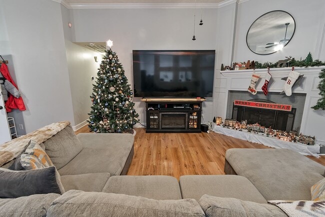 Building Photo - Welcome Home!