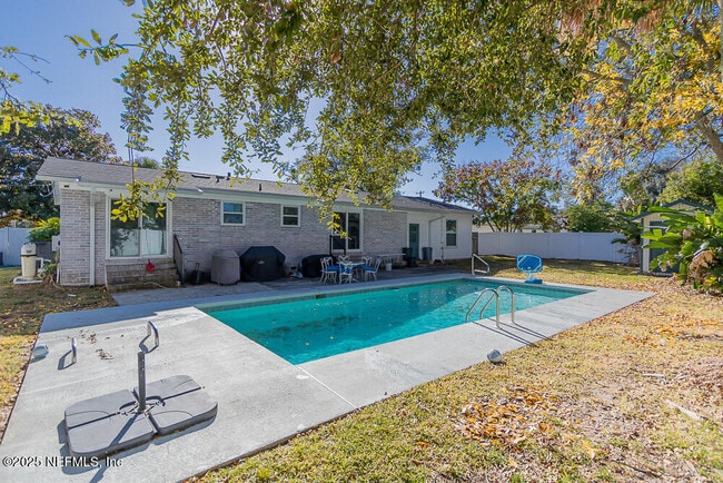 Building Photo - 14443 Stacey Rd