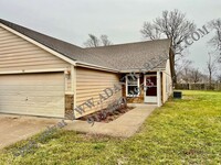 Building Photo - Spacious Edgerton Duplex-Available NOW!!