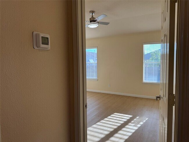 Building Photo - 1015 Remington Dr