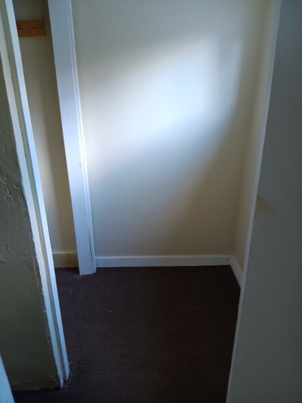 Building Photo - 541 Central St