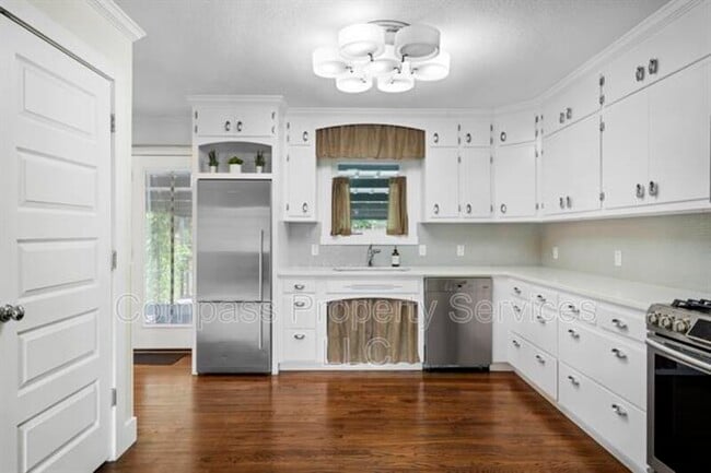 Building Photo - 1113 N New Rd