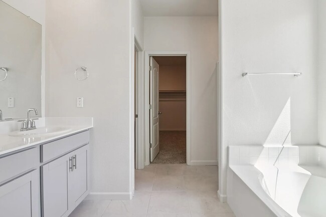 Building Photo - 4202 Markovich Ct