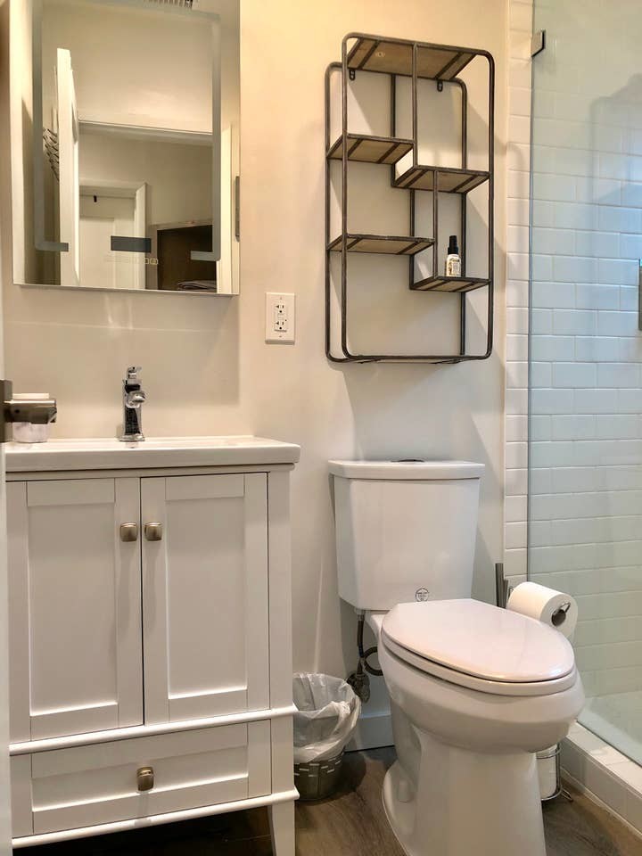 Bathroom - 4459 Centinela S Ave