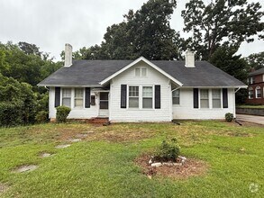 Building Photo - Large Home Available in Wadesboro