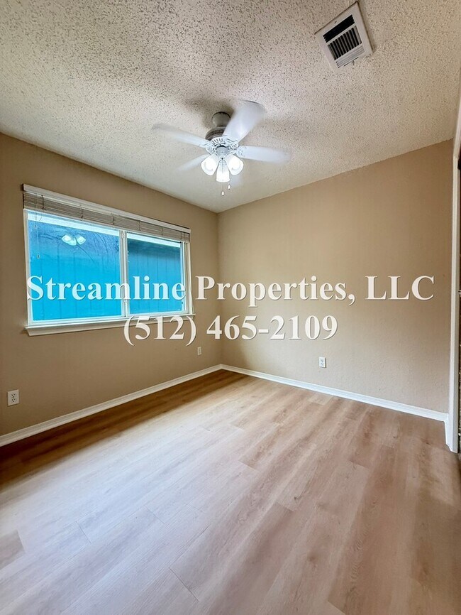 Building Photo - Charming 3 bedroom, 2 bath off Wells Branch