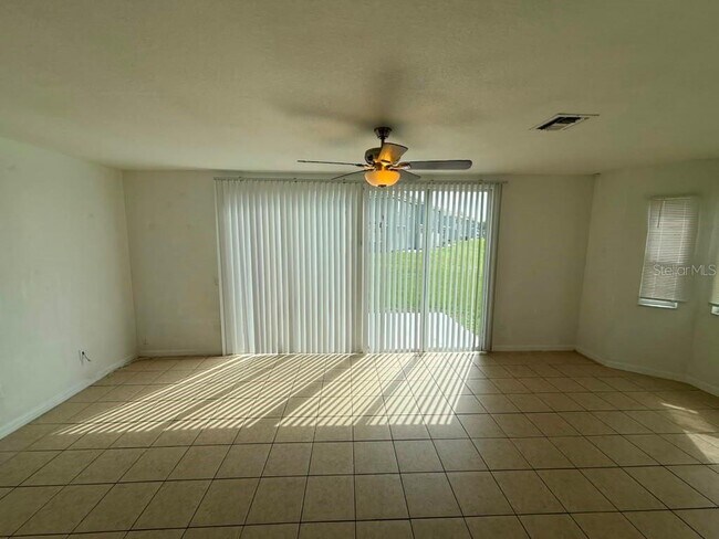 Building Photo - 833 Caribbean Dr