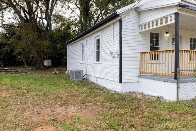 Building Photo - 110 W Mitchell St