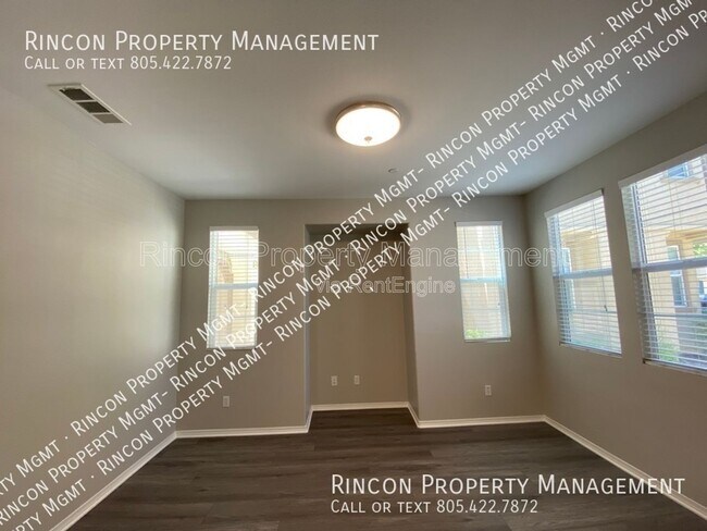 Building Photo - 3142 N Ventura Rd