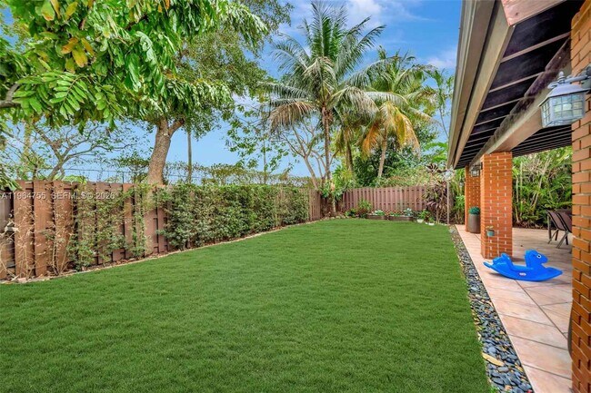 Building Photo - 10880 NW 58th Terrace