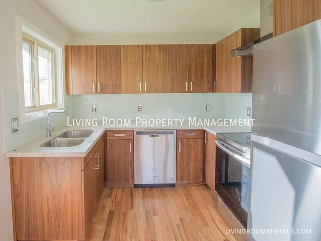 Building Photo - 11826 NE Sacramento St