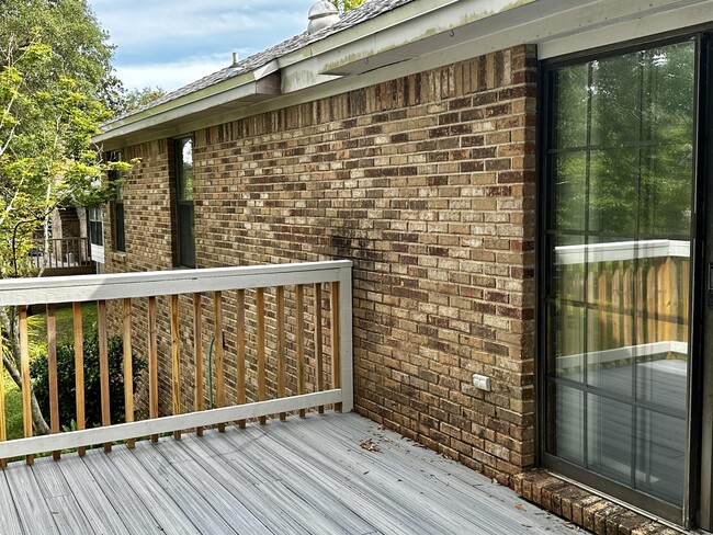 Building Photo - 109 Dominica Way
