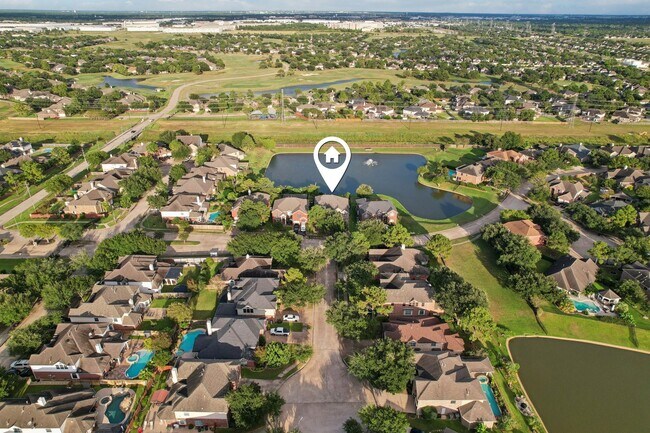 Building Photo - 10206 Pine Flats Dr