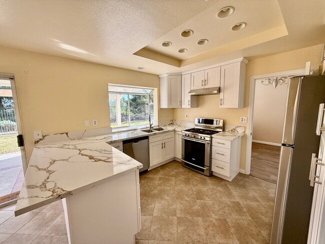 Building Photo - Nice 2 Story Family Home