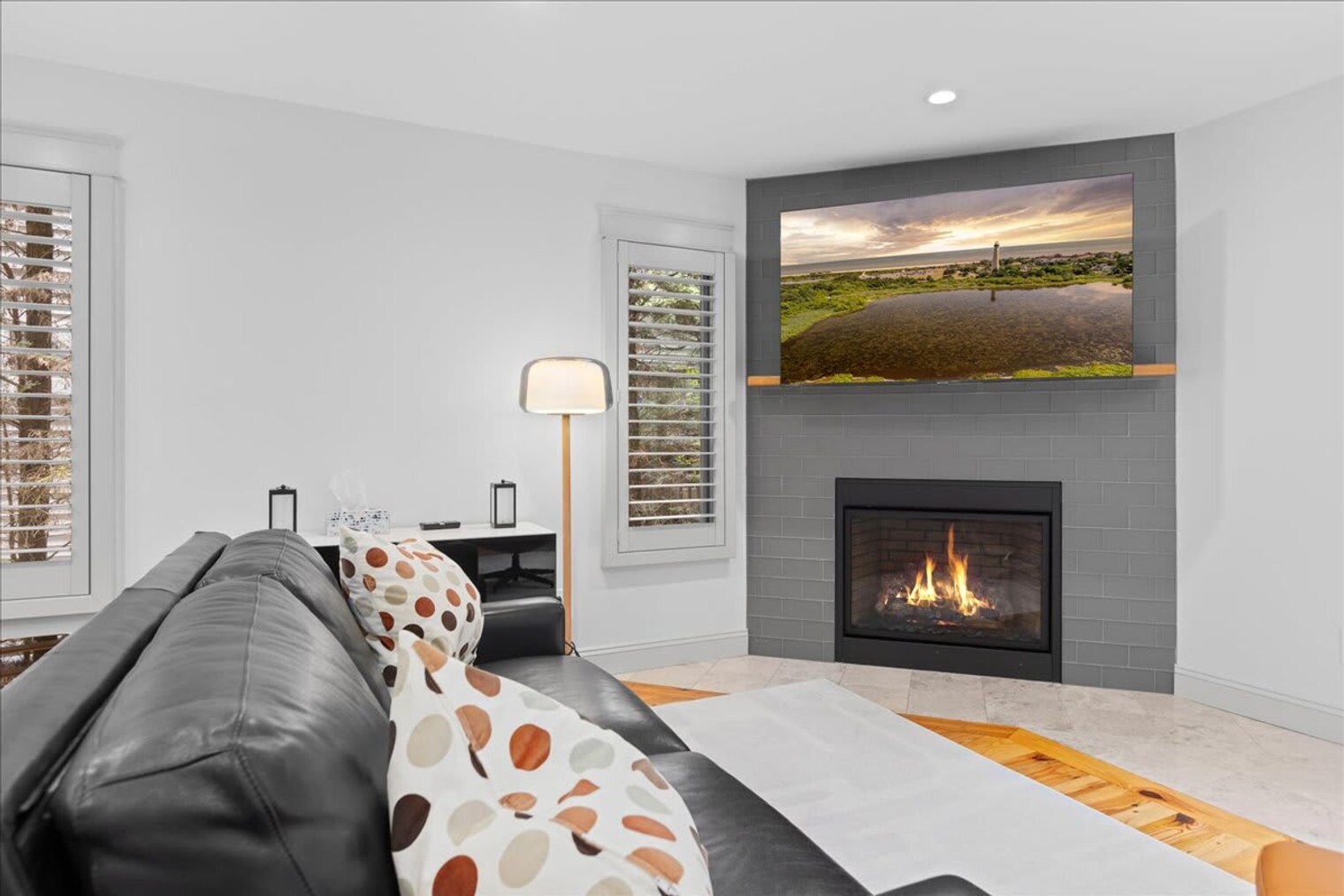 Building Photo - 710 Light House Ave