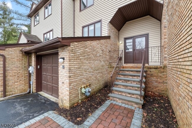 Building Photo - 33 Stockton Ct