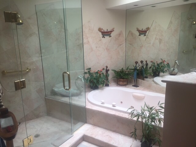 Primary Bathroom - 23 Duke Dr
