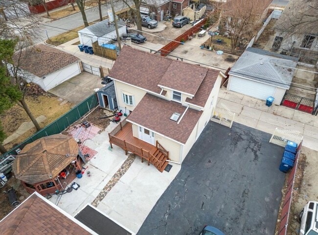 Building Photo - 604 N 8th Ave