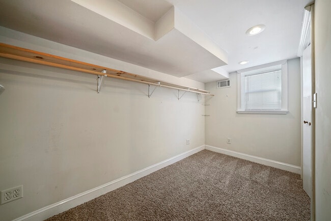 Building Photo - 2512 Salem Blvd