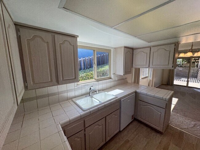 Building Photo - Newly Renovated 4 Bedroom 3 Bath Home with...