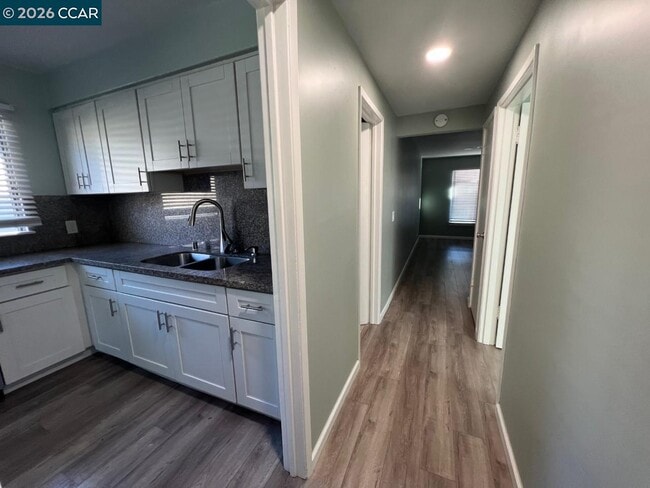 Building Photo - 3620 Chestnut St