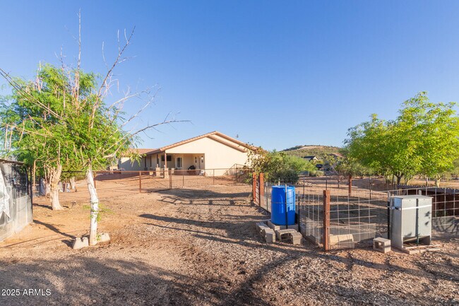 Building Photo - 17316 E Quail Track Rd