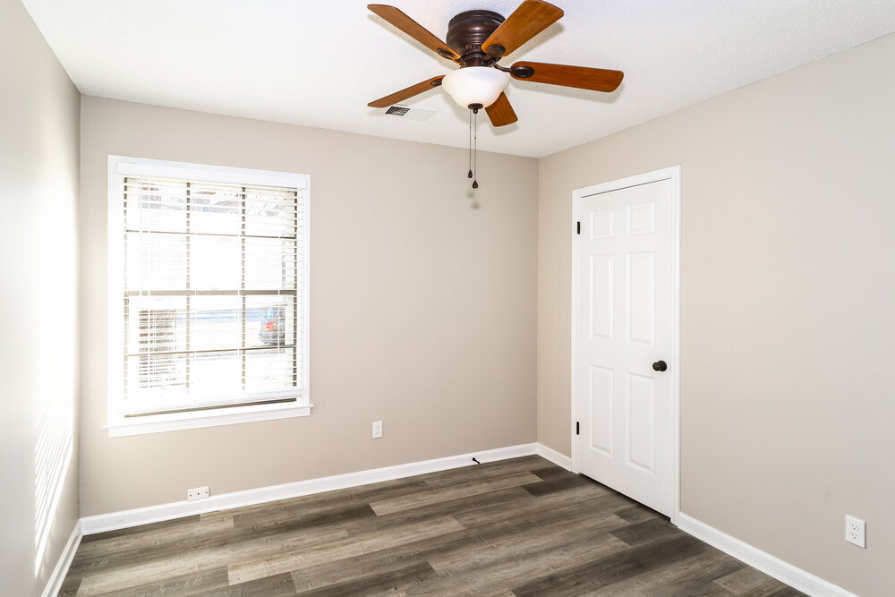 Building Photo - 6070 Halstead St