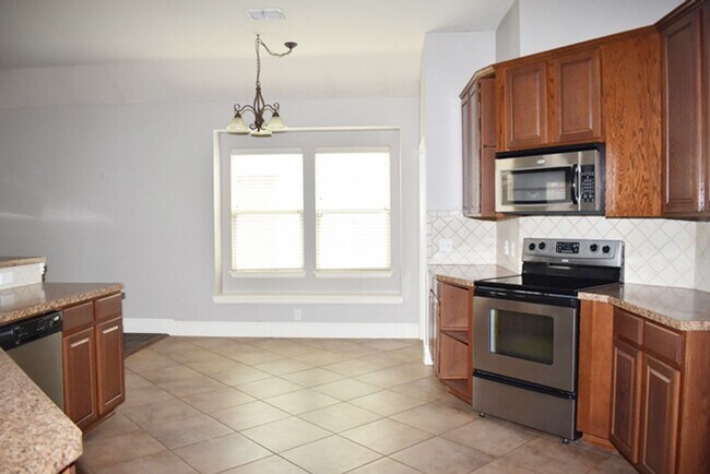Building Photo - 10312 Colfax Dr