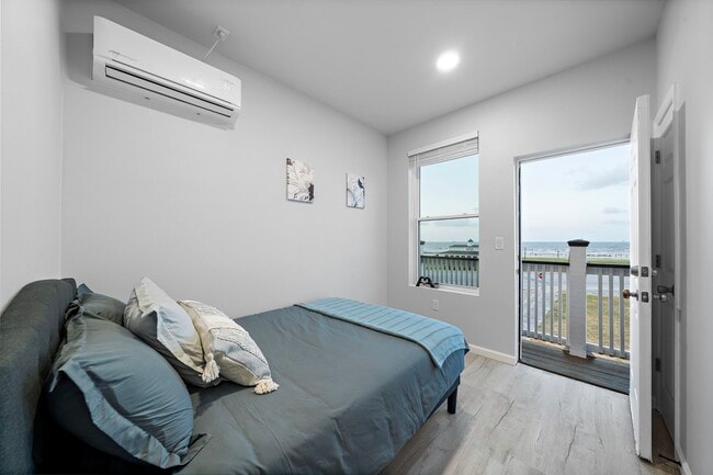 Building Photo - 803 Avenue K