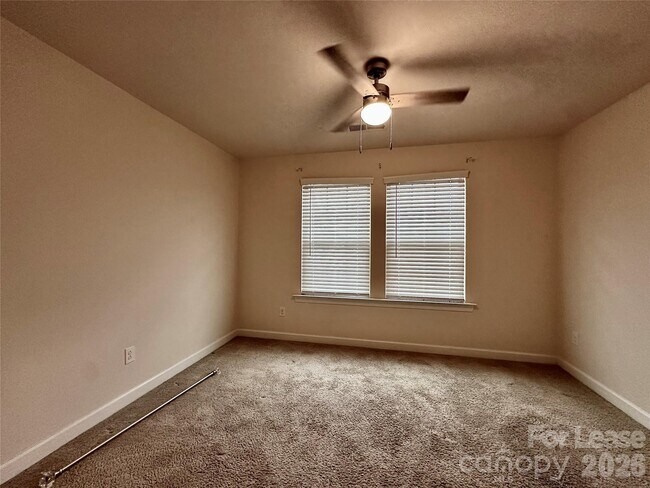 Building Photo - 5733 Lachlan Hill Ln