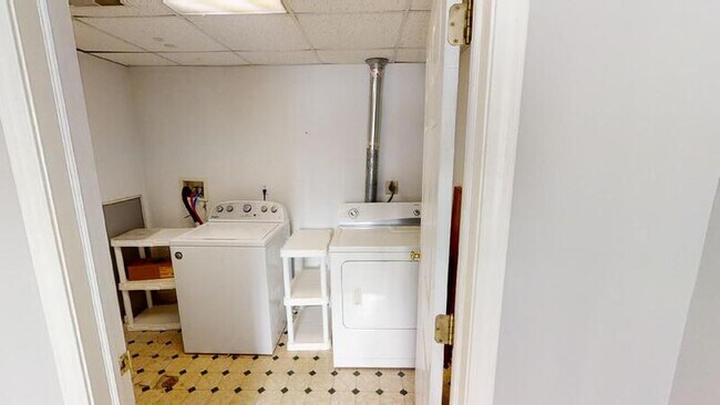 Building Photo - 1316 W Huron St