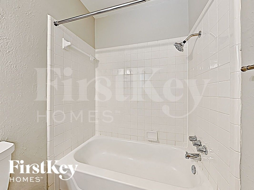 Building Photo - 4009 Shawnee Trail