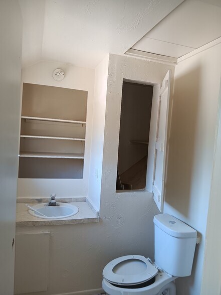 Building Photo - 538 State St