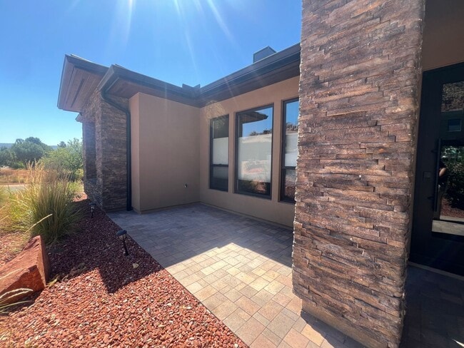Building Photo - Unfurnished, 1-Year Long-Term Rental