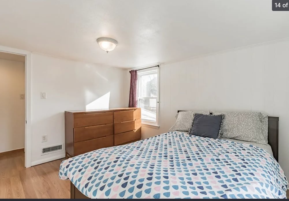 Building Photo - 4 Parker St