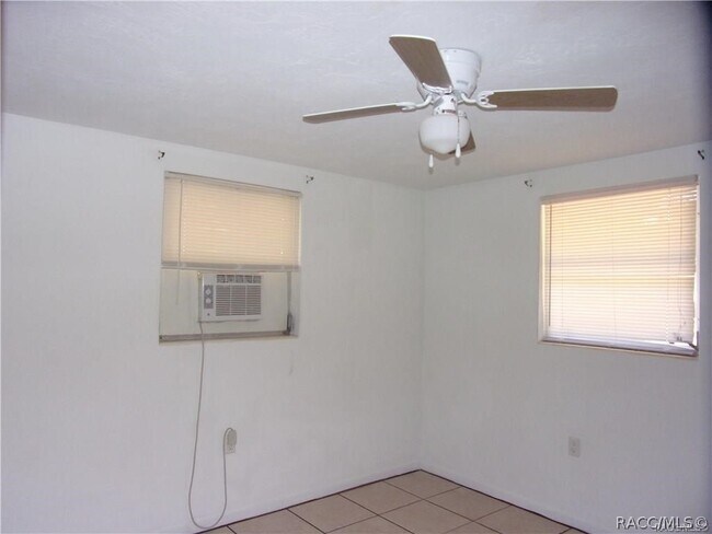 Building Photo - 28 N Davis St